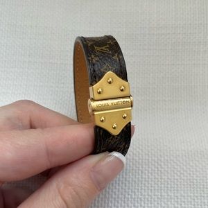 Louis Vuitton Bracelet Like New!